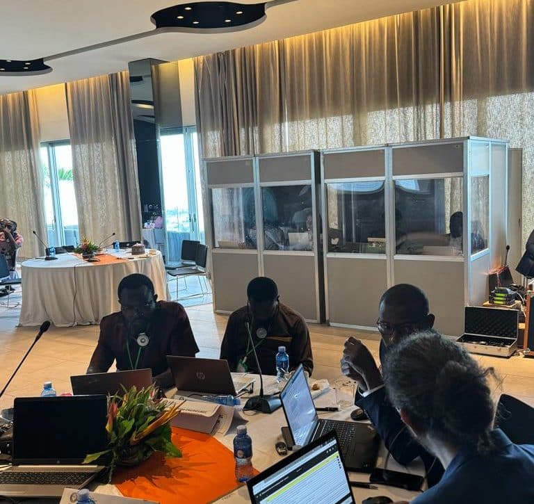 Locaux AMBIZ Cocody Abidjan — salle 1